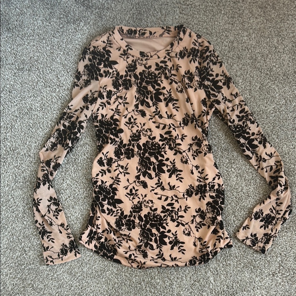 Floral Black and Tan Women’s Maternity Top (Medium)